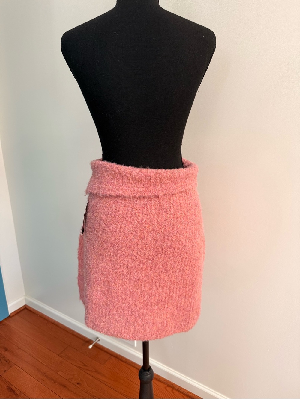 wild fable Pink Textured Mini Skirt with Asymmetric Flap Sz Medium - Picture 4 of 9